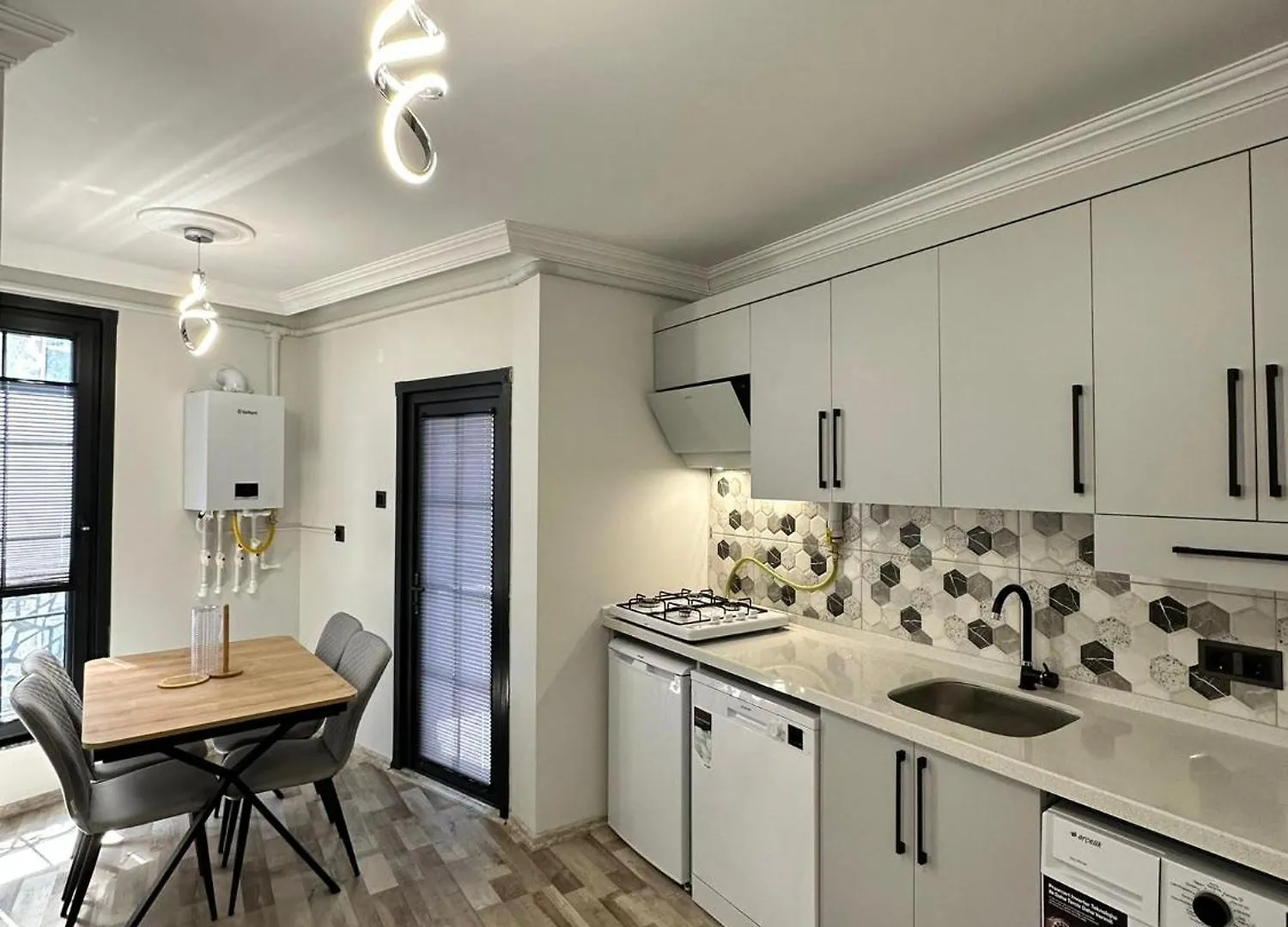 Oeztuerk Vip Apartment Pelitli