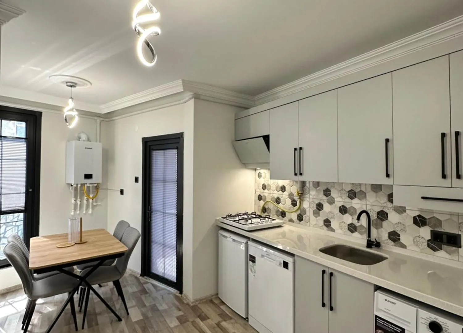 Oeztuerk Vip Apartment Pelitli