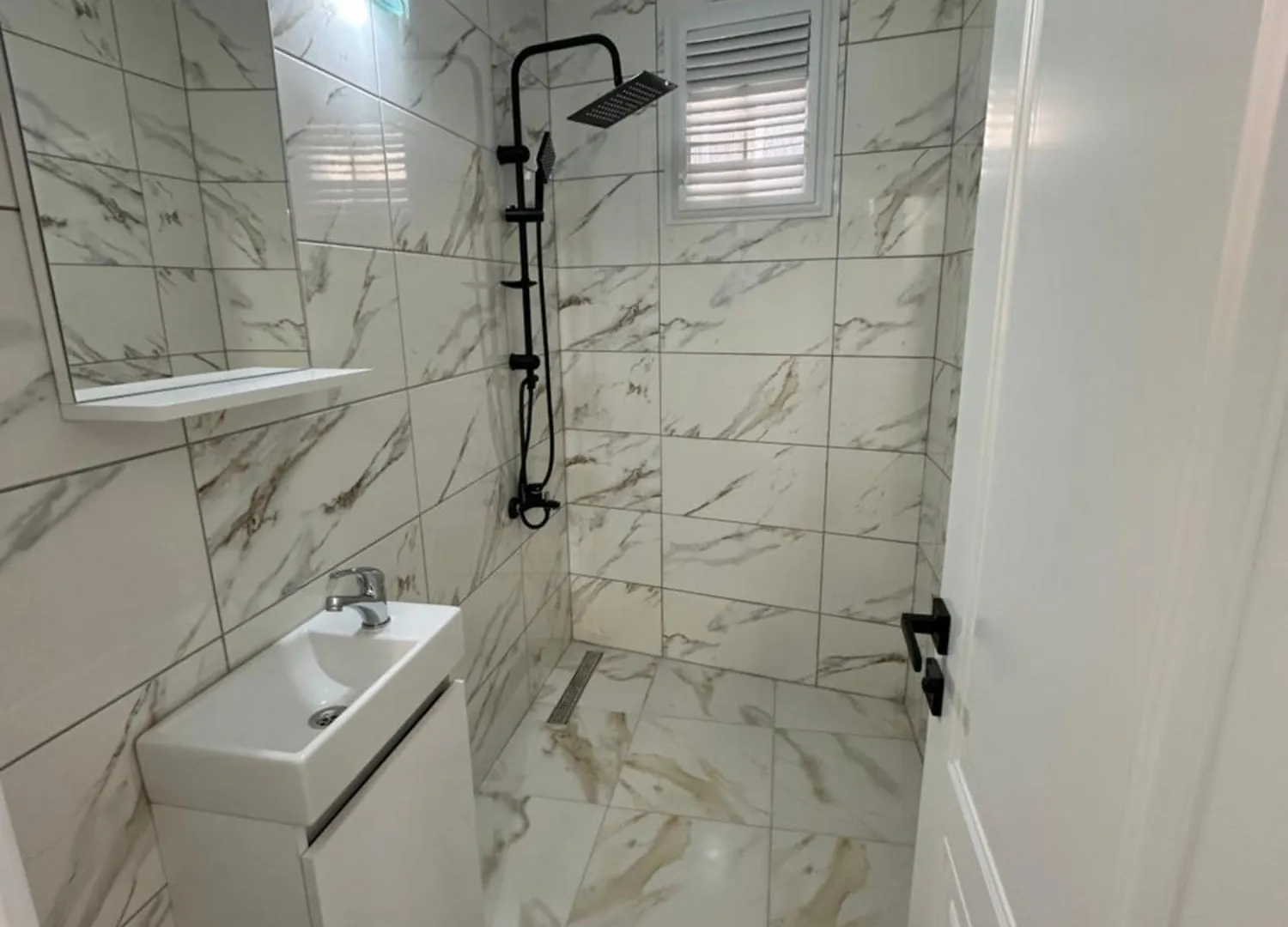 Oeztuerk Vip Apartment Pelitli  Turkey