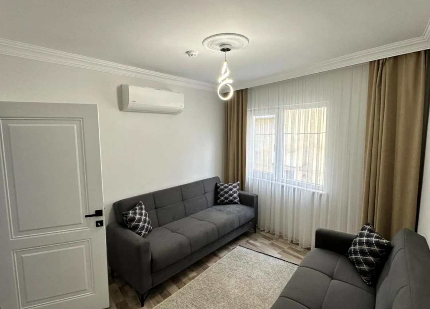 Oeztuerk Vip Apartment Pelitli