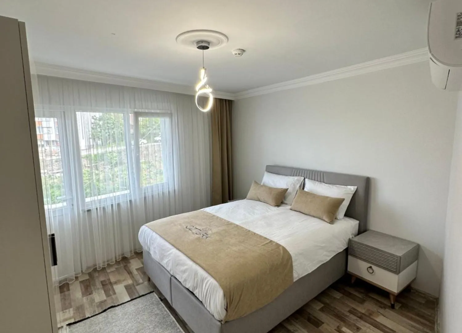 Oeztuerk Vip Apartment Pelitli