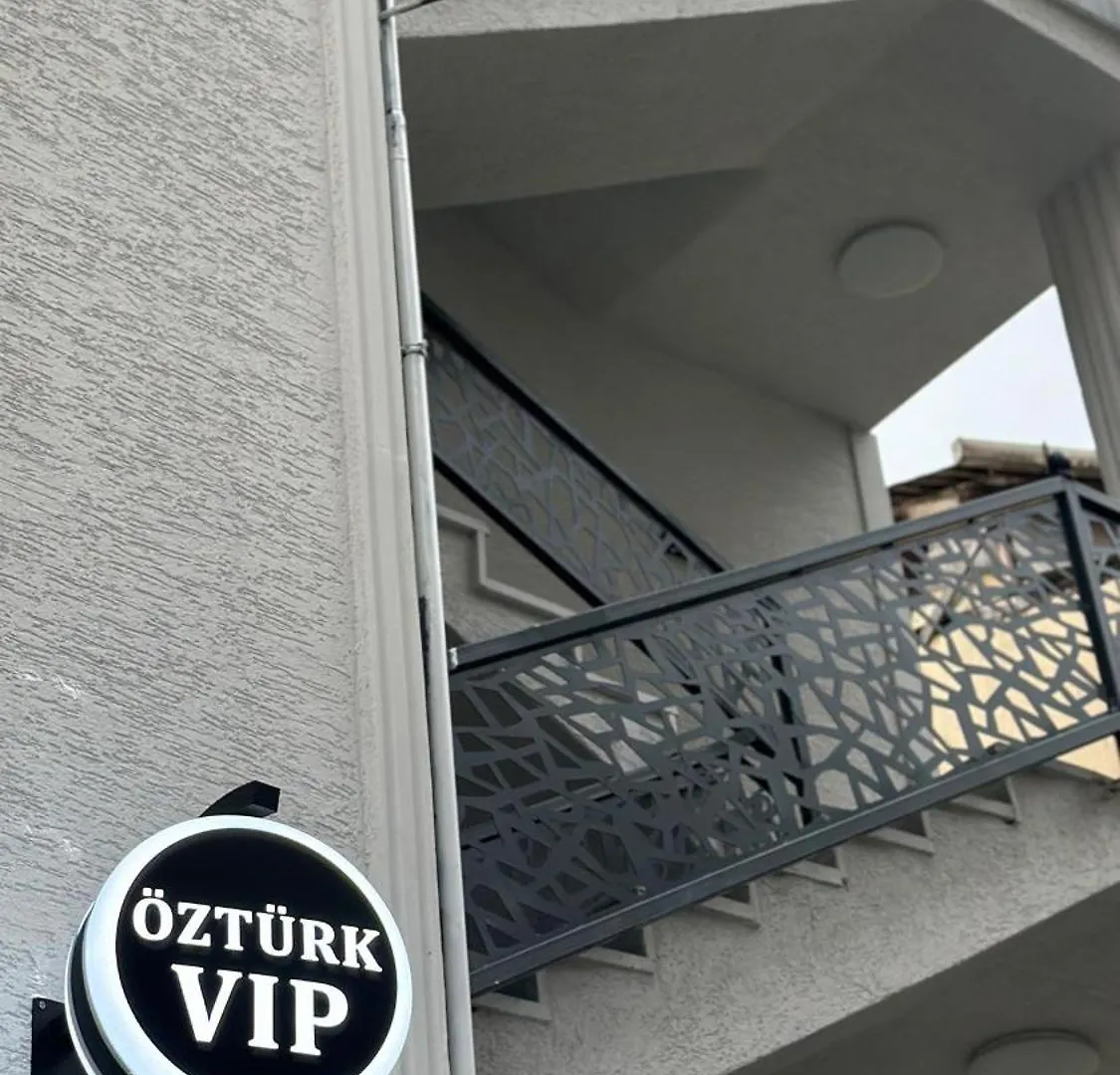 Oeztuerk Vip Apartment Pelitli